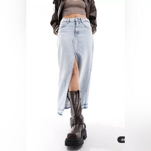 PULL&BEAR DENIM MIDI SKIRT WITH SPLIT FRONT IN BLEACHED WASH